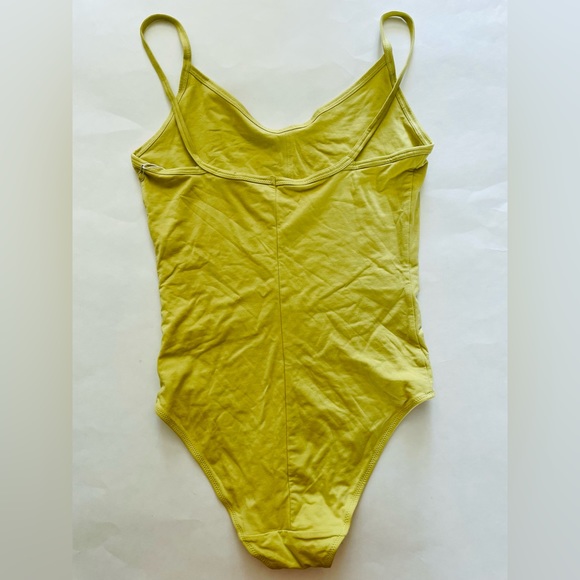 Everlane The Cami Bodysuit in Yellow green - Picture 3 of 9